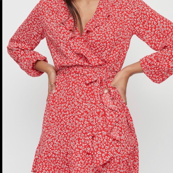 SOLD ✨ Dynamite Selina Dress - Picture 6 of 6